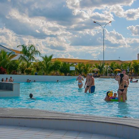 Lacqua Di Roma, Com Fogao Geladeira E Parque Aquatico 24H Caldas Novas Exteriör bild